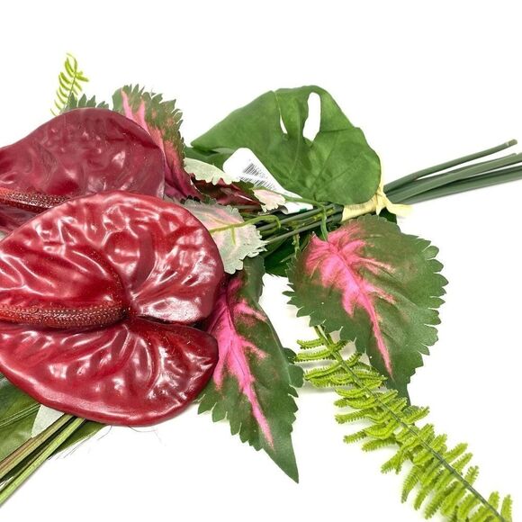 🆕 Fake Flower Bouquet - NWT - Picture 4 of 6